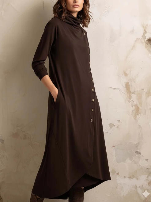 Vestido midi estilo boémio com fecho lateral por botões